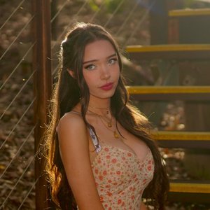 Голая Lydia Violet