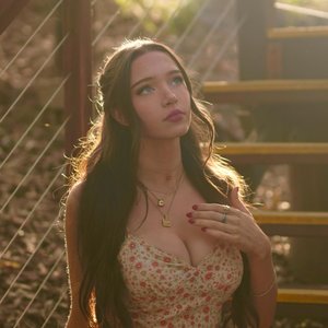 Голая Lydia Violet