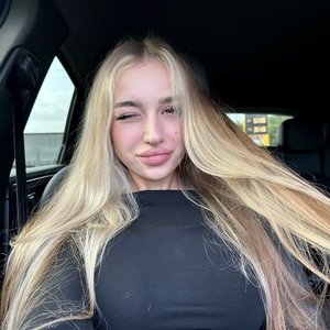 Голая Miss Dariali