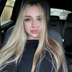 Голая Miss Dariali