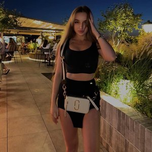 Голая Miss Dariali