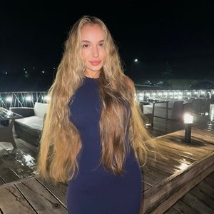 Голая Miss Dariali