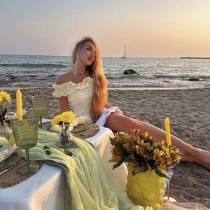 Голая Miss Dariali