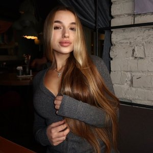 Голая Miss Dariali
