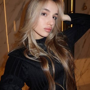 Голая Miss Dariali