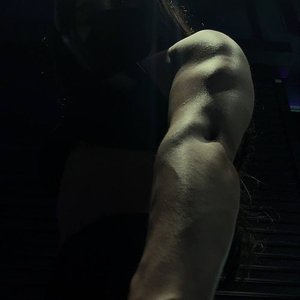 Голая Musclekitty