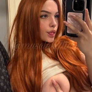 Голая Musclekitty