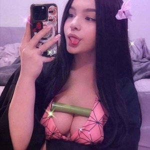Голая Naughty Kitten