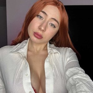 Голая Nisaatane