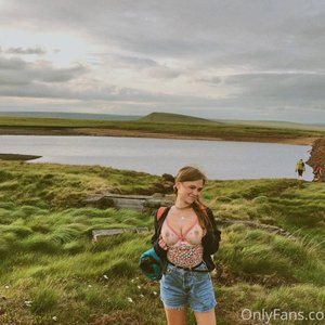 Голая Alex Clark
