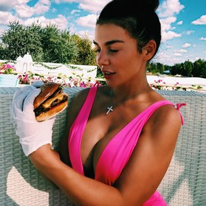 Голая Анна Седокова