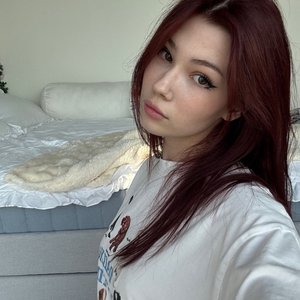 Голая Bonnie Petite