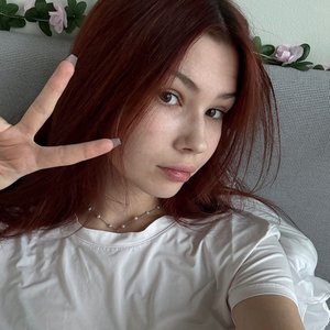 Голая Bonnie Petite