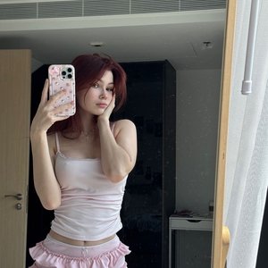 Голая Bonnie Petite