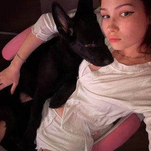 Голая Bonnie Petite