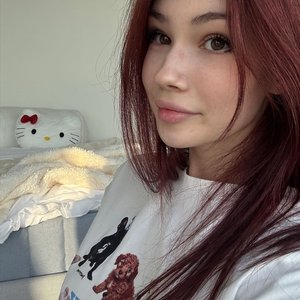 Голая Bonnie Petite