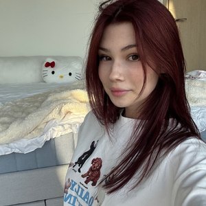Голая Bonnie Petite