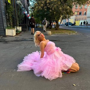 Голая Кенели Сайкс