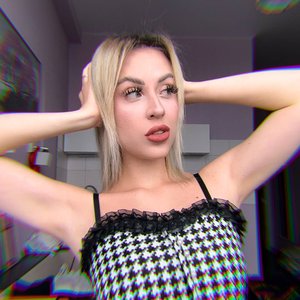 Голая Кенели Сайкс