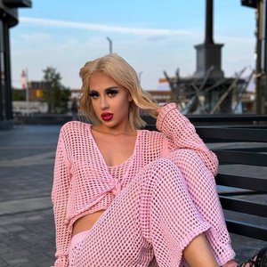 Голая Кенели Сайкс