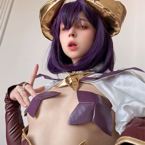 Голая Yameeka