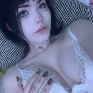 Голая Сквиртик