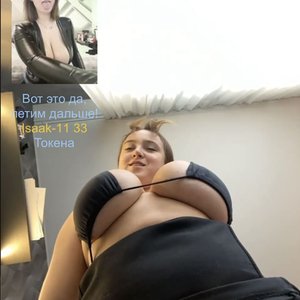 Голая Tudaasudaa