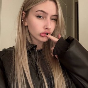 Голая Whylollycry