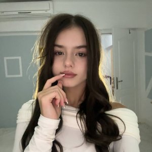 Голая Xdhka