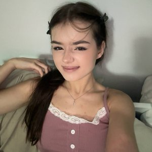 Голая Xdhka