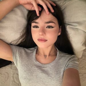 Голая Xdhka