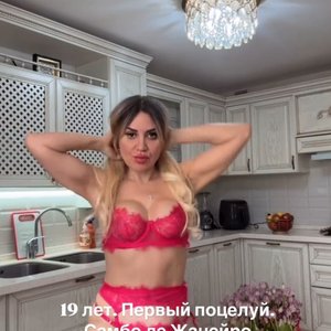Голая Аленушка Тв