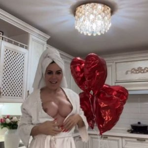 Голая Аленушка Тв