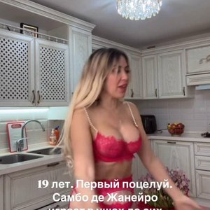 Голая Аленушка Тв