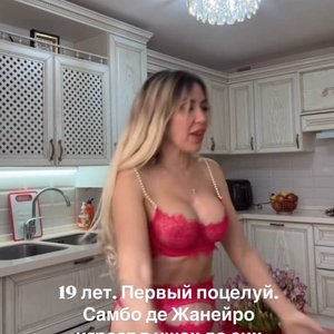 Голая Аленушка Тв