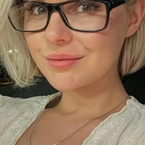 Голая Алиса Вокс