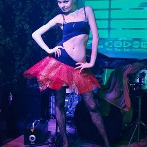 Голая Алиса Вокс