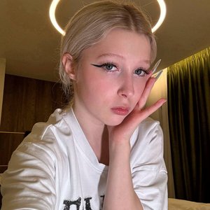 Голая Even Cute
