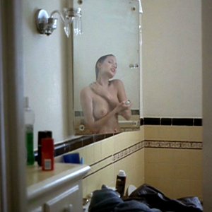 Голая Анджелина Джоли