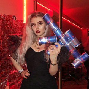 Голая Света Соллар