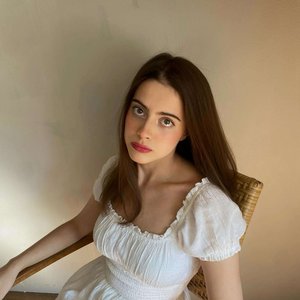 Голая Dorozea