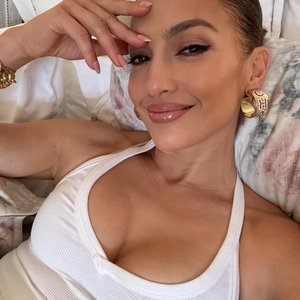 Голая Дженнифер Лопес