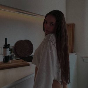 Голая Apofigeaa