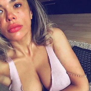 Голая Карина Зверева