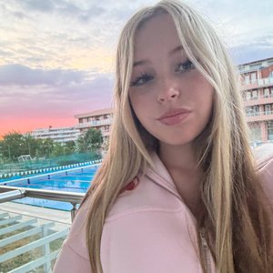 Голая Ксюша Авдеева Из Шгш