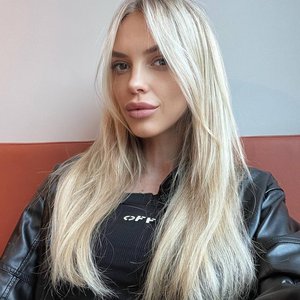 Голая Надежда Сысоева