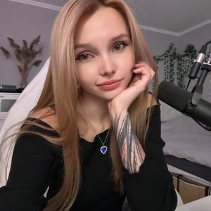 Голая Лера Смородинова