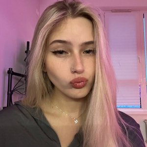 Голая Whylollycry