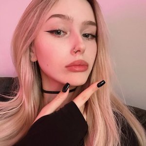 Голая Whylollycry