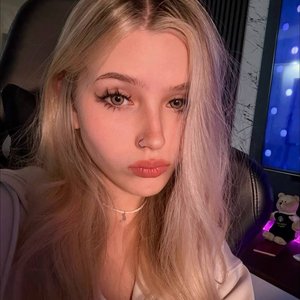 Голая Whylollycry